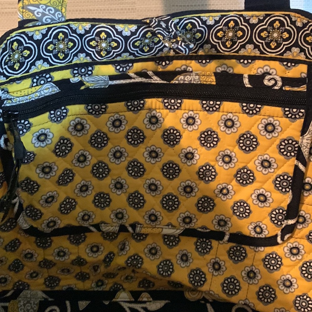 NWT, Vera Bradley Tic Tac Tote in Yellow Bird pattern. - Picture 4 of 5